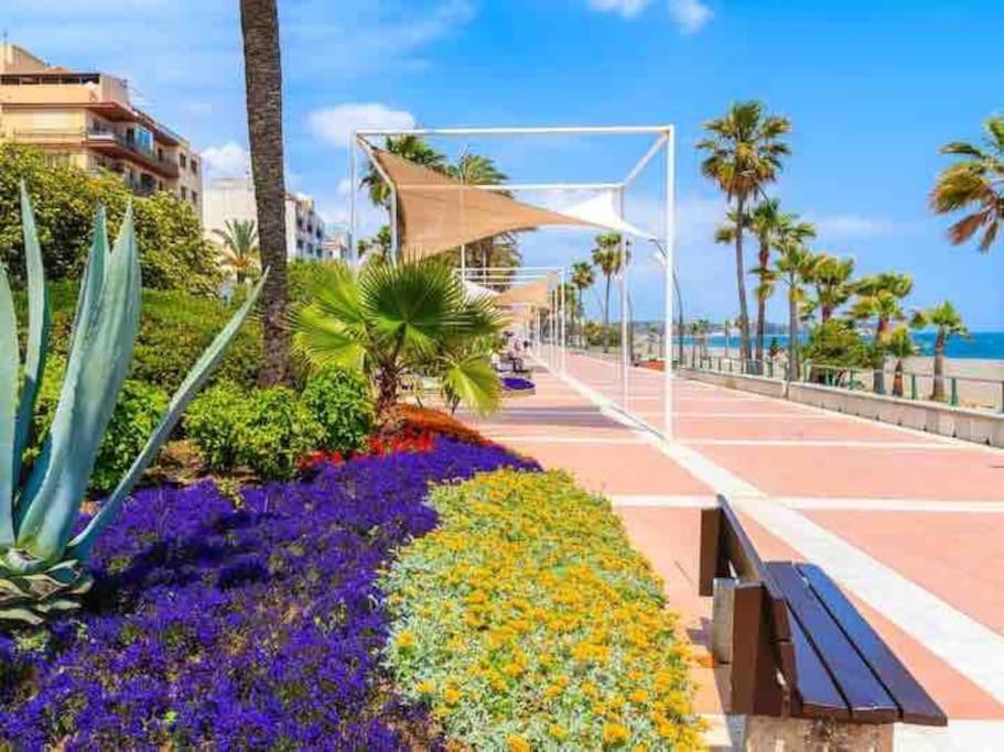 Lovely 1 Bedroom Apartment With Sea Views And Pool Estepona Buitenkant foto