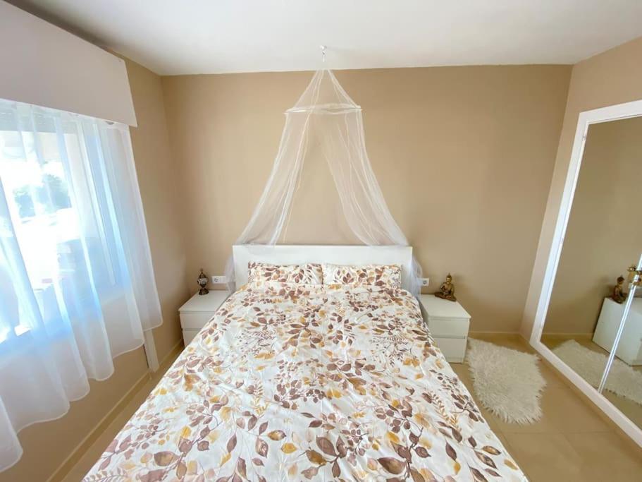 Lovely 1 Bedroom Apartment With Sea Views And Pool Estepona Buitenkant foto