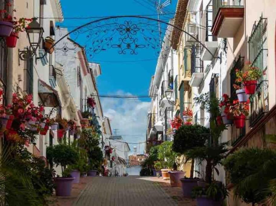 Lovely 1 Bedroom Apartment With Sea Views And Pool Estepona Buitenkant foto