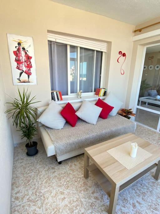 Lovely 1 Bedroom Apartment With Sea Views And Pool Estepona Buitenkant foto